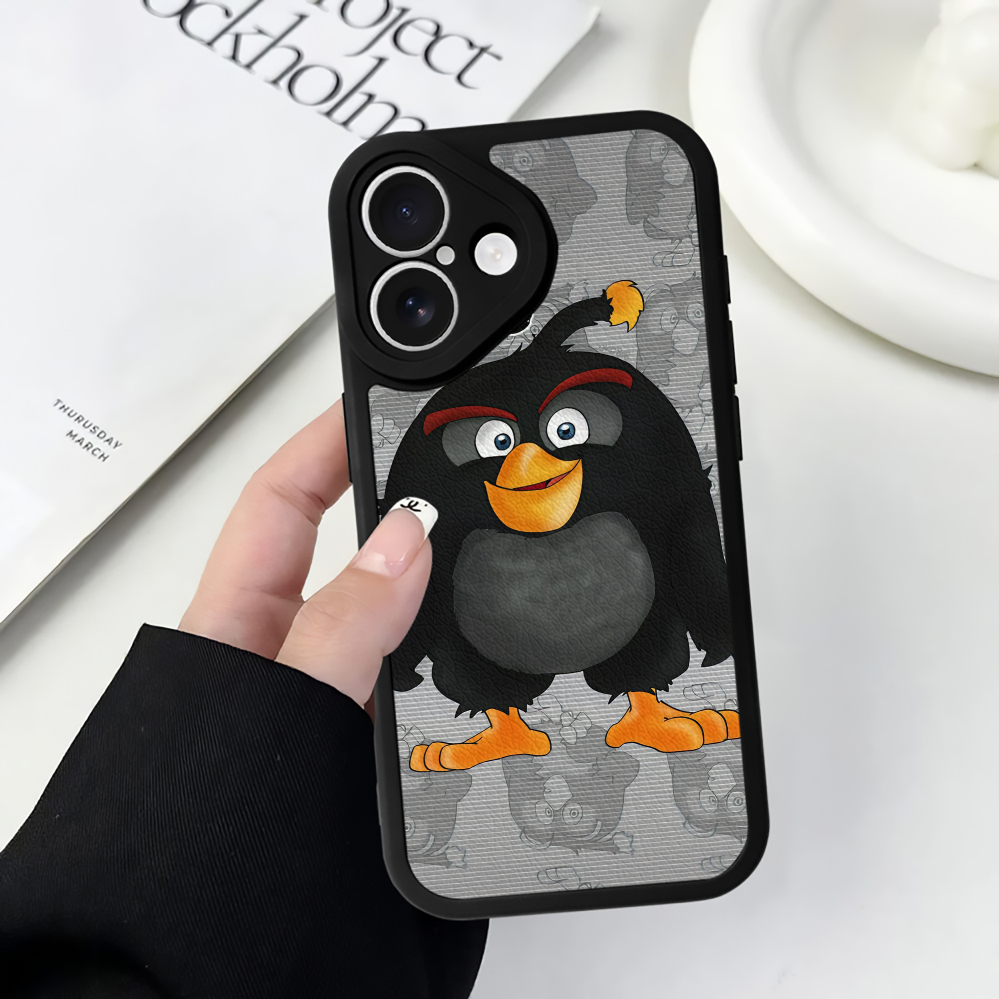 （画像用） Angry Birds アングリーバード 【iPhone 16シリーズ対応】シリコンスマホケース（レザー調） 材質：シリコン
